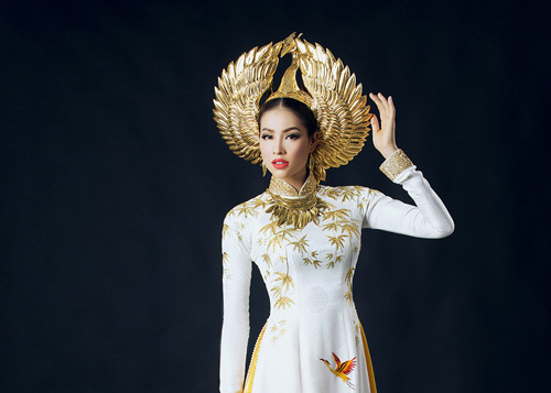 Chờ đợi Phạm Hương...