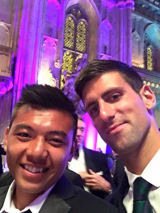 L&yacute; Ho&agrave;ng Nam lần thứ 2 được chụp ảnh c&ugrave;ng Djokovic