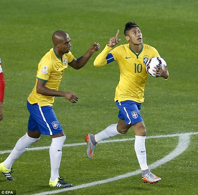 Neymar tiếp tục ghi b&agrave;n cho Brazil