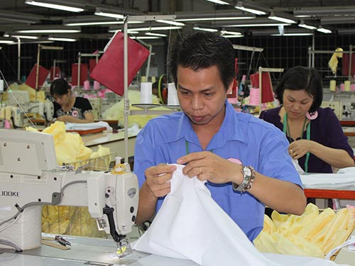 Rèn tay nghề cho công nhân
