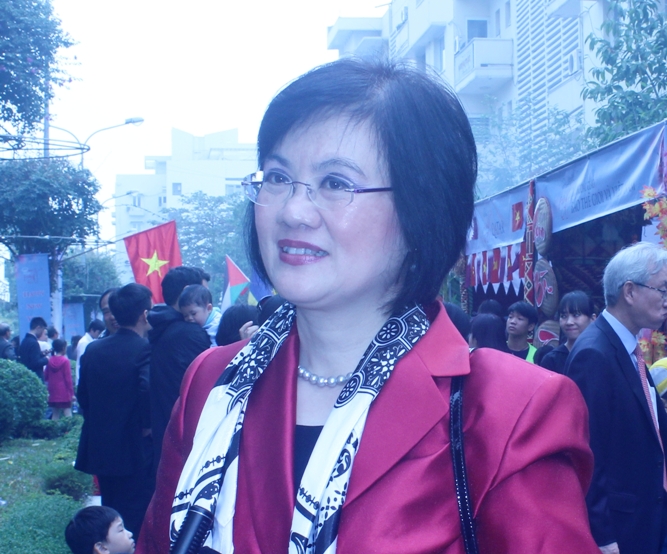 Nữ đại sứ Nguyệt Nga chia sẻ đ&acirc;y sẽ l&agrave; dịp t&igrave;m hiểu, giao lưu văn h&oacute;a với hơn 30 quốc gia c&oacute; cơ quan đại diện tại Việt Nam, g&oacute;p phần tăng cường sự hiểu biết giữa c&aacute;c nền văn h&oacute;a