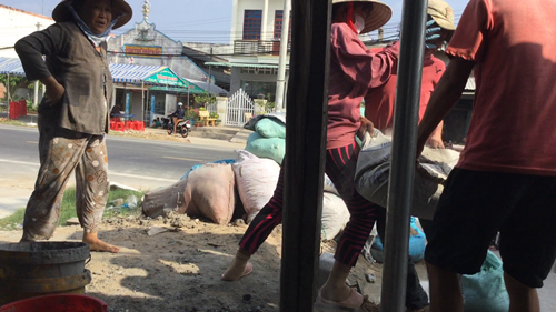 Ai bảo kê mà ngang nhiên đập nhà người khác?