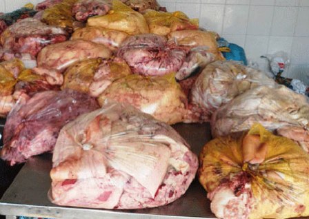 Hơn 200 kg nội tạng, chân trâu bò thối sắp lên bàn nhậu