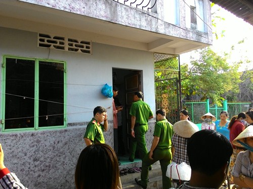 Nữ công nhân treo cổ chết trong phòng trọ