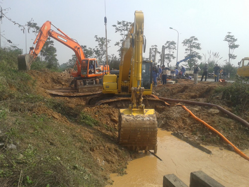 Hà Nội: Lần thứ 10 vỡ đường ống nước sông Đà