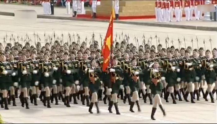 Khối c&aacute;c nữ sĩ quan th&ocirc;ng tin