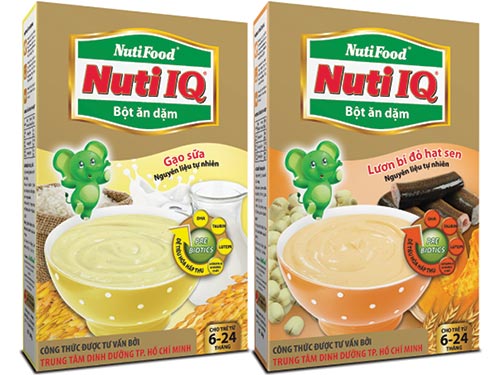 Giúp bé ăn dặm