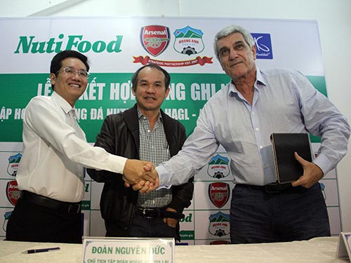 NutiFood mở học viện bóng đá tại TP HCM