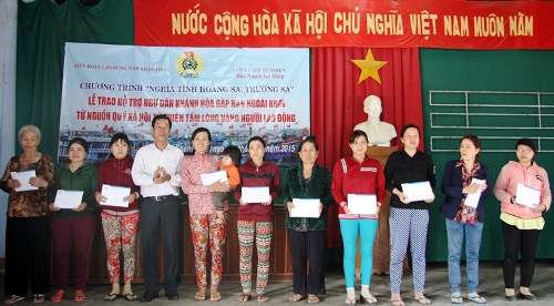 Hỗ trợ ngư dân gặp nạn