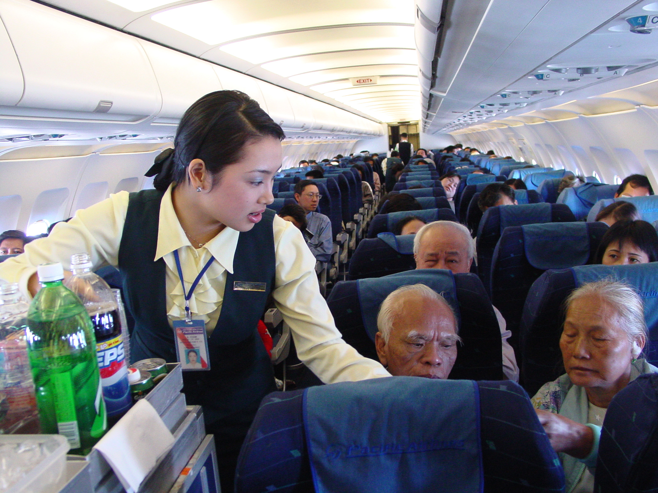 Đồng phục của tiếp viên hãng hàng không Pacific Airlines