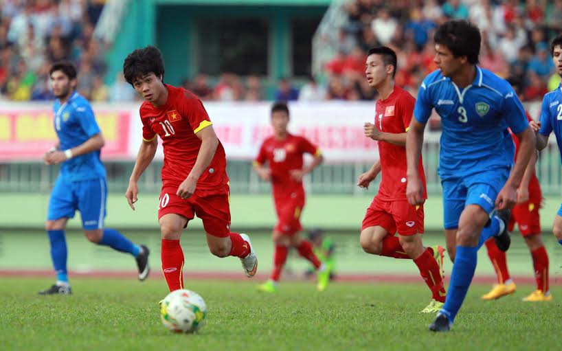 Công Phượng dù cố gắng nhưng vẫn khiến HLV Miura không hài lòng