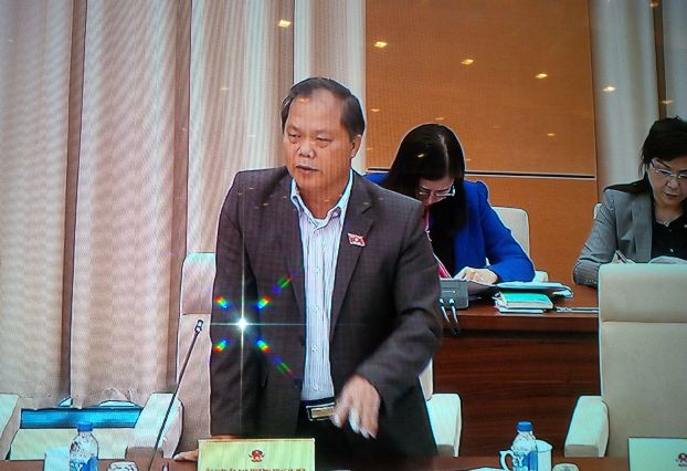 Chủ nhiệm Ủy ban Ph&aacute;p luật Phan Trung  L&yacute; g&oacute;p &yacute; b&aacute;o c&aacute;o gi&aacute;m s&aacute;t