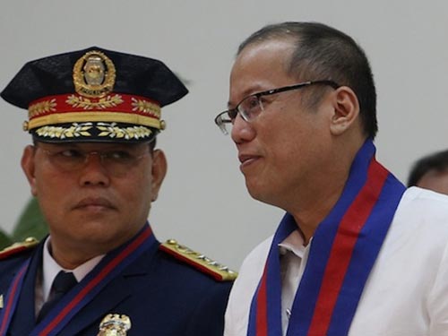 &Ocirc;ng Alan Purisima (tr&aacute;i) v&agrave; Tổng thống Philippines Benigno Aquino (phải) Ảnh: BAYAN