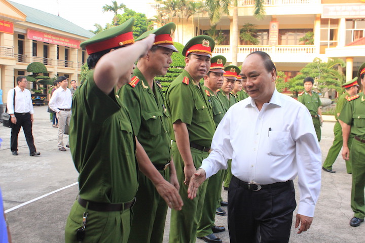 Ph&oacute; Thủ tướng nghe b&aacute;o c&aacute;o c&ocirc;ng t&aacute;c chuẩn bị