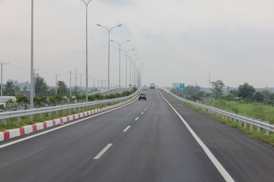 Dự &aacute;n cao tốc Bến Lức - Long Th&agrave;nh c&oacute; chi ph&iacute; đầu tư cao gấp đ&ocirc;i cao tốc TP HCM - Long Th&agrave;nh - Dầu Gi&acirc;y. Ảnh: Anh Qu&acirc;n