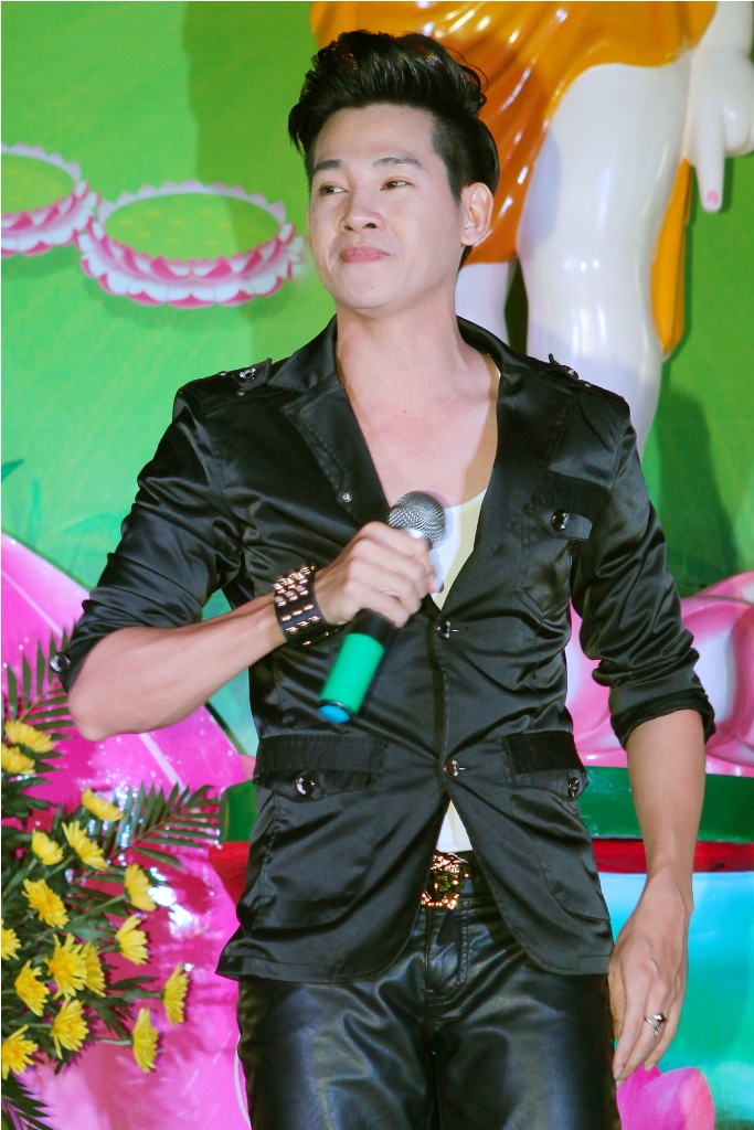 Ph&ugrave;ng Ngọc Huy