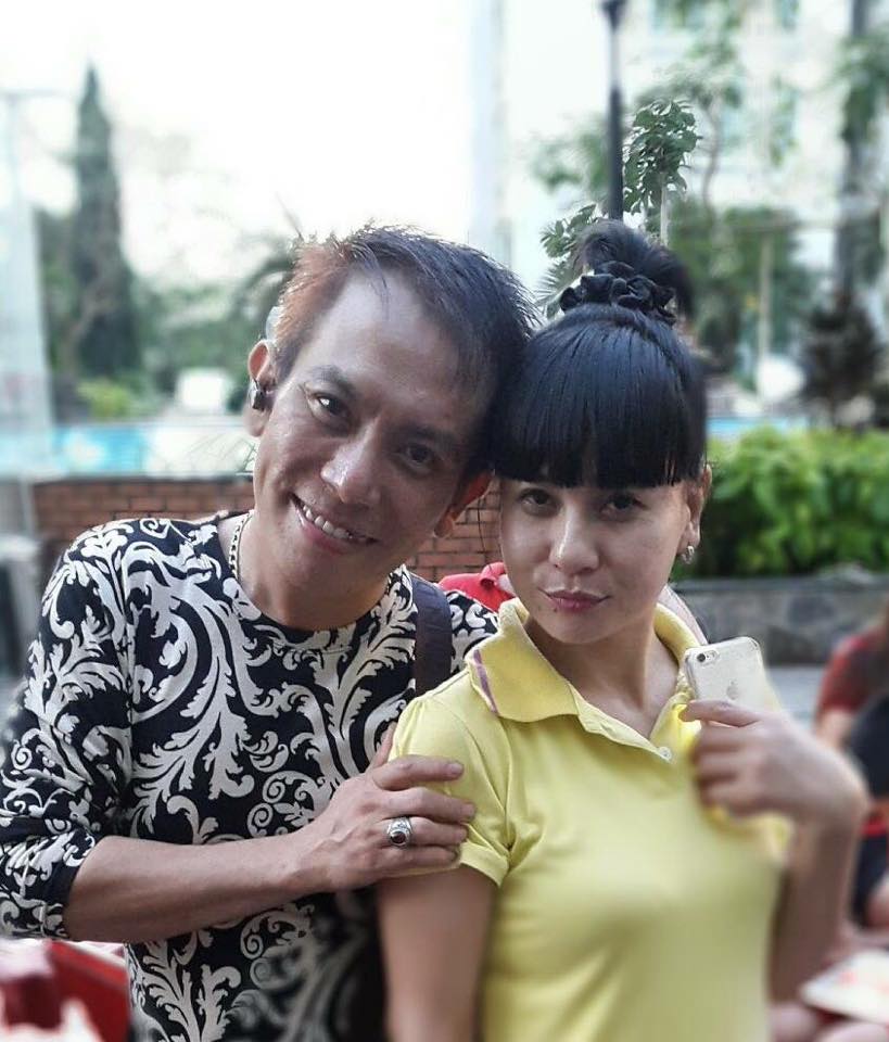 Bức ảnh kỷ niệm của Đăng Lưu v&agrave; NS h&agrave;i C&aacute;t Phượng