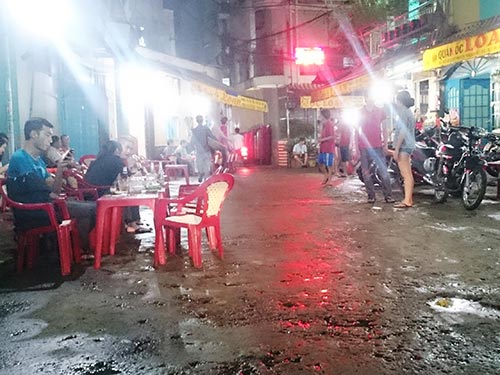 Nhắc nhở quán ốc gây ồn ào