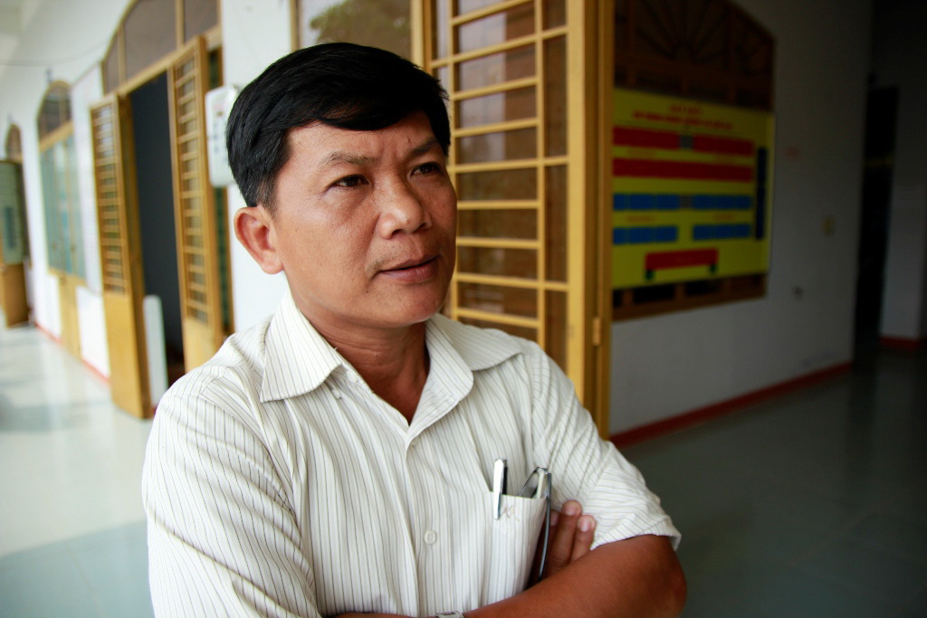 Ăn&rdquo; 50 con g&agrave; của người d&acirc;n, &ocirc;ng Ho&agrave;ng Kim Minh, Chủ tịch UBND x&atilde; Quế An bị mất chức