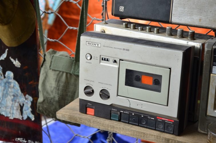 Chiếc m&aacute;y nghe băng hiệu Sony từ những năm 1970