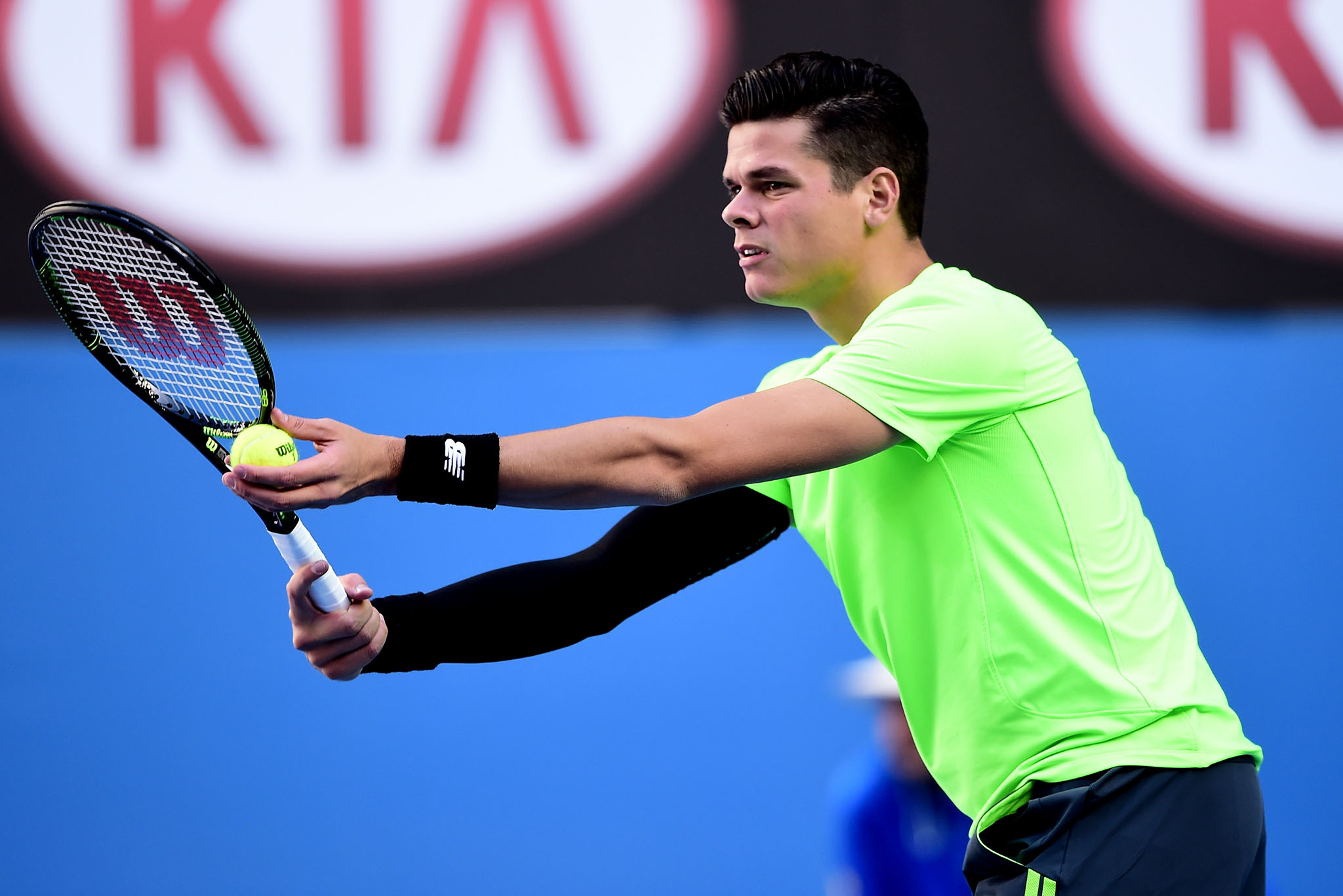 Raonic - tay vợt Canada vào tứ kết ba giải Grand Slam