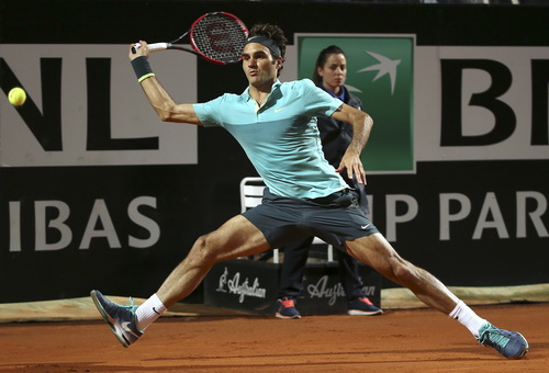 Federer mạnh mẽ vào chung kết