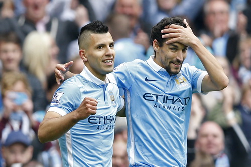 Ghi 5 bàn thắng, Aguero đưa Man City trở lại ngôi đầu bảng