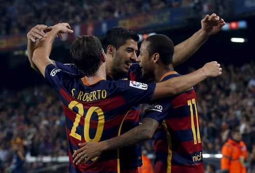 Neymar lập cú poker, Barcelona lên ngôi đầu