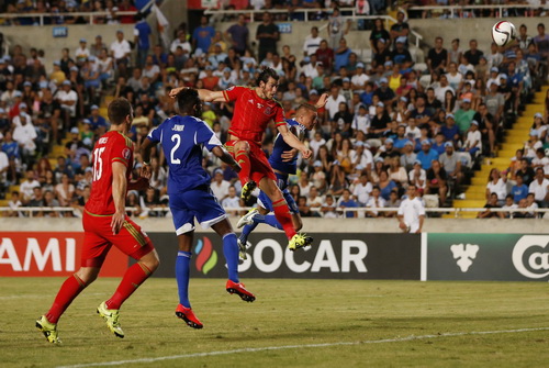 xứ Wales đang bay cao cùng sự thăng hoa của Gareth Bale (phải)