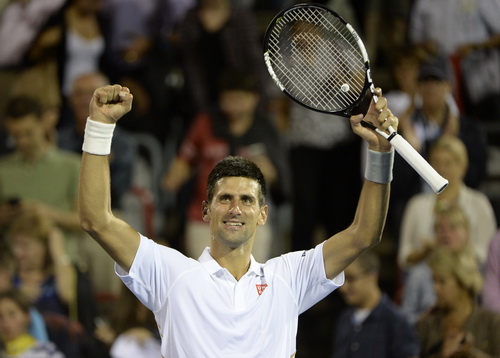 Djokovic gi&agrave;nh chiến thắng chật vật trước Gulbis
