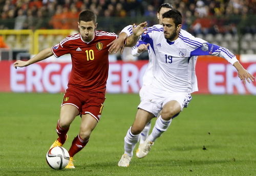 Hazard cũng ghi bàn