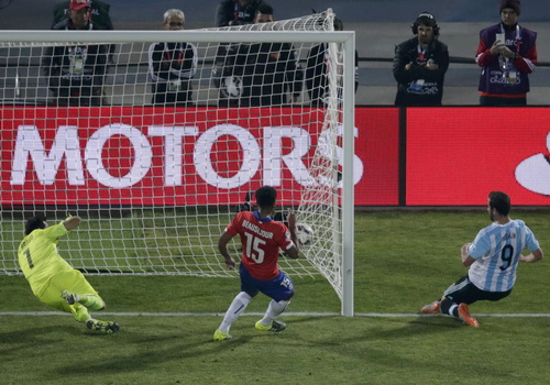 Higuain (9) s&uacute;t tung n&aacute;ch lưới ở ph&uacute;t 90+2