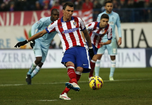 Mandzukic ghi bàn từ chấm 11 mét cho Atletico