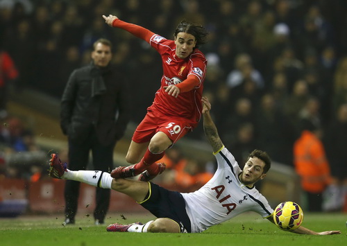 C&aacute;c t&acirc;n binh Liverpool thi nhau tỏa s&aacute;ng với b&agrave;n mở tỉ số của Markovic (30)