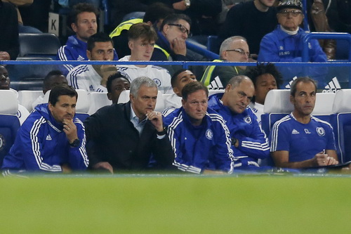 Jose Mourinho nhận “tối hậu thư”, chờ 2 trận quyết định