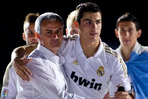 Zidane chuẩn bị nhận tr&aacute;t sa thải, Mourinho thay ghế n&oacute;ng Real Madrid? - Ảnh 7.