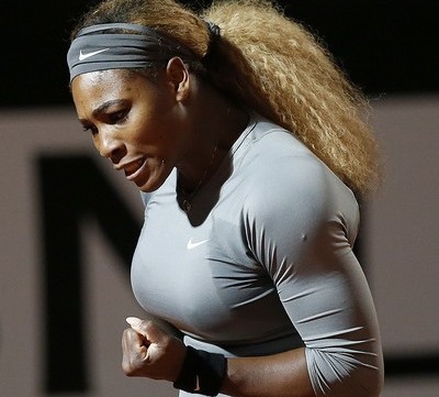 Serena Williams tay không bắt kẻ cướp điện thoại
