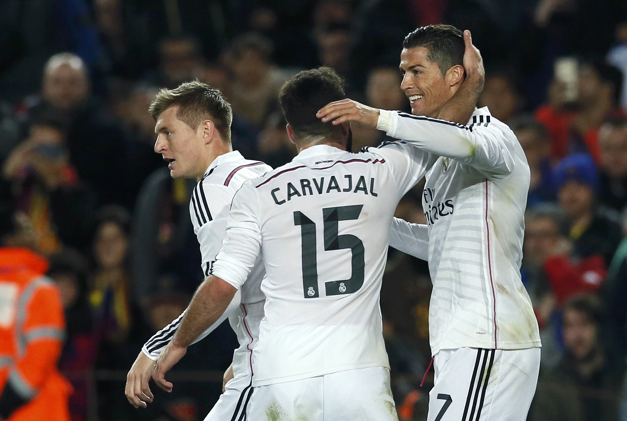 Ghi b&agrave;n gỡ h&ograve;a cho Real nhưng Ronaldo lại phung ph&iacute; qu&aacute; nhiều cơ hội kh&aacute;c