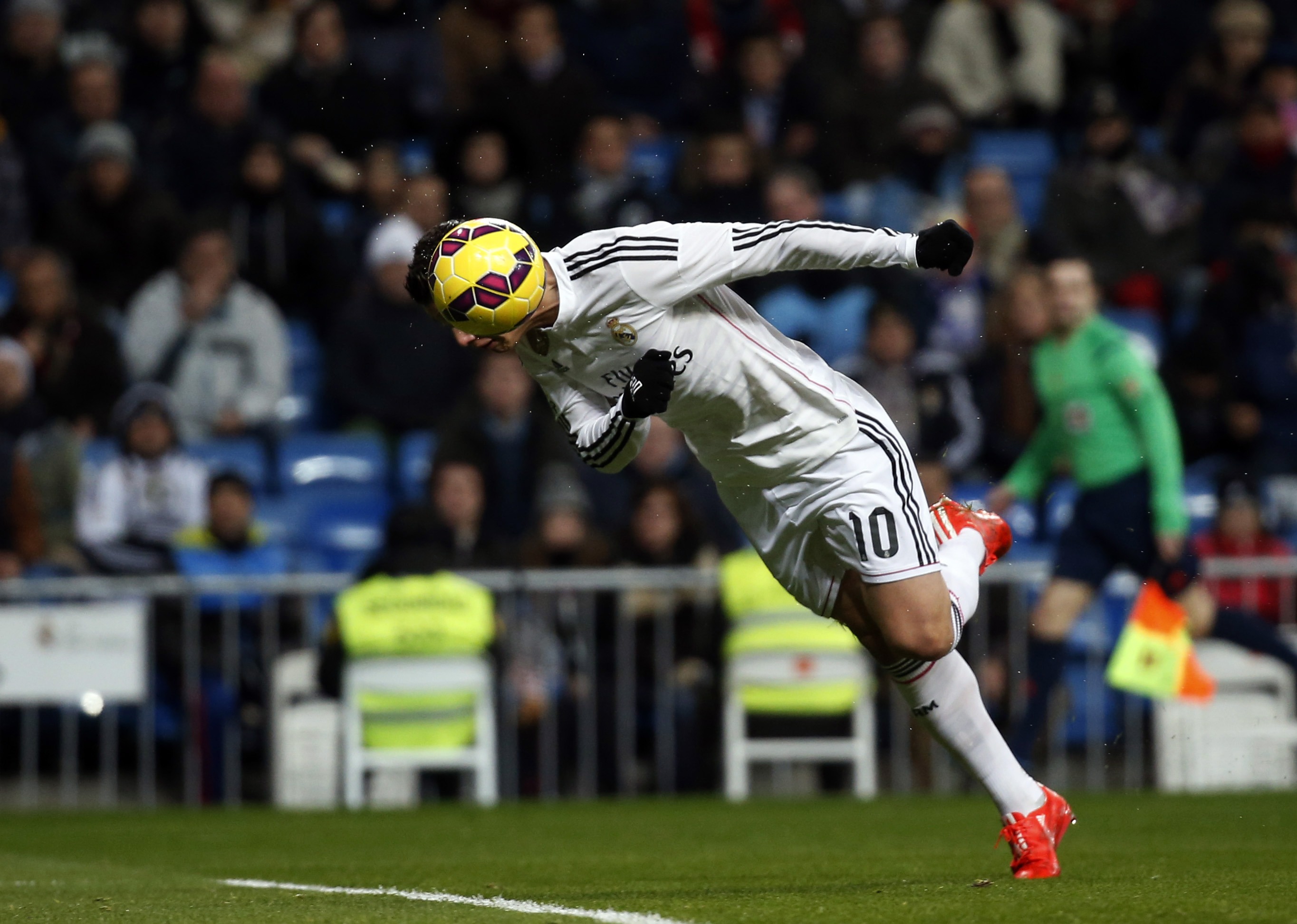 Rodriguez ghi b&agrave;n mở tỉ số cho Real Madrid