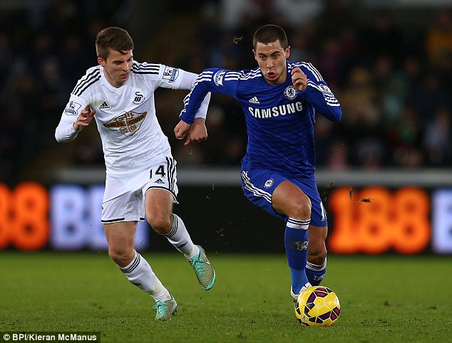 Cả Hazard và Costa (ảnh dưới) đều có phong độ rất tốt và sẵn sàng khiến Liverpool ôm hận thêm lần nữa