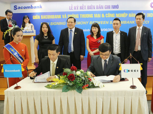 Vốn hóa Sacombank gấp 9 lần Ngân hàng Phương Nam