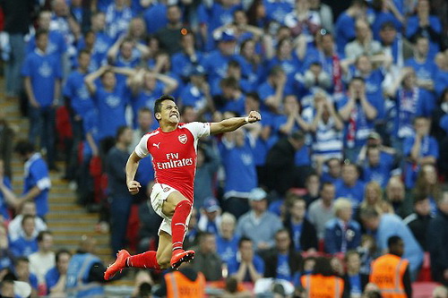 Sanchez đưa Arsenal vào chung kết FA Cup
