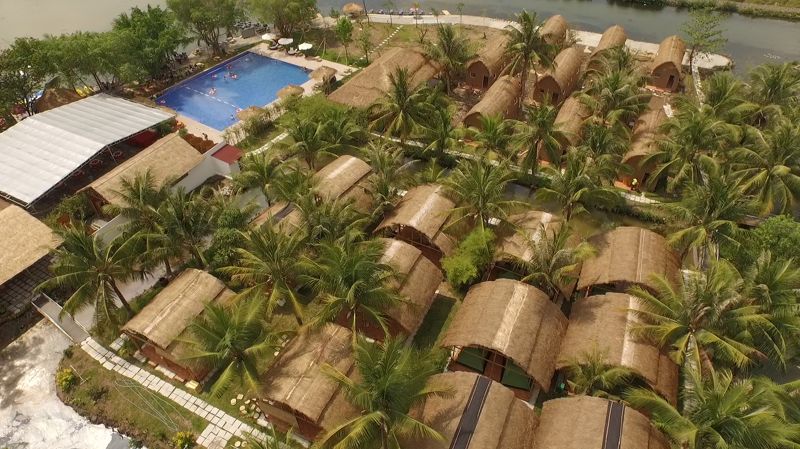 L&agrave;ng du lịch Tre Việt nh&igrave;n từ tr&ecirc;n cao - Ảnh: langdulichtreviet.com