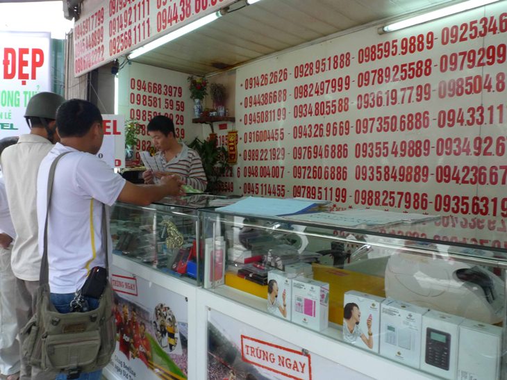 Đến hết năm 2014, Việt Nam c&oacute; 138,6 triệu thu&ecirc; bao di động với mật độ 140 thu&ecirc; bao/100 d&acirc;n
