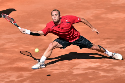 Steve Darcis c&ugrave;ng tuyển Bỉ hạ Canada 5-0