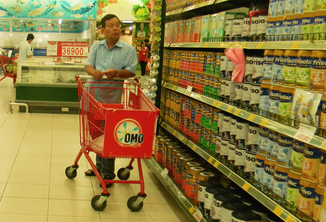 Quầy sữa trẻ em tại siêu thị LotteMart