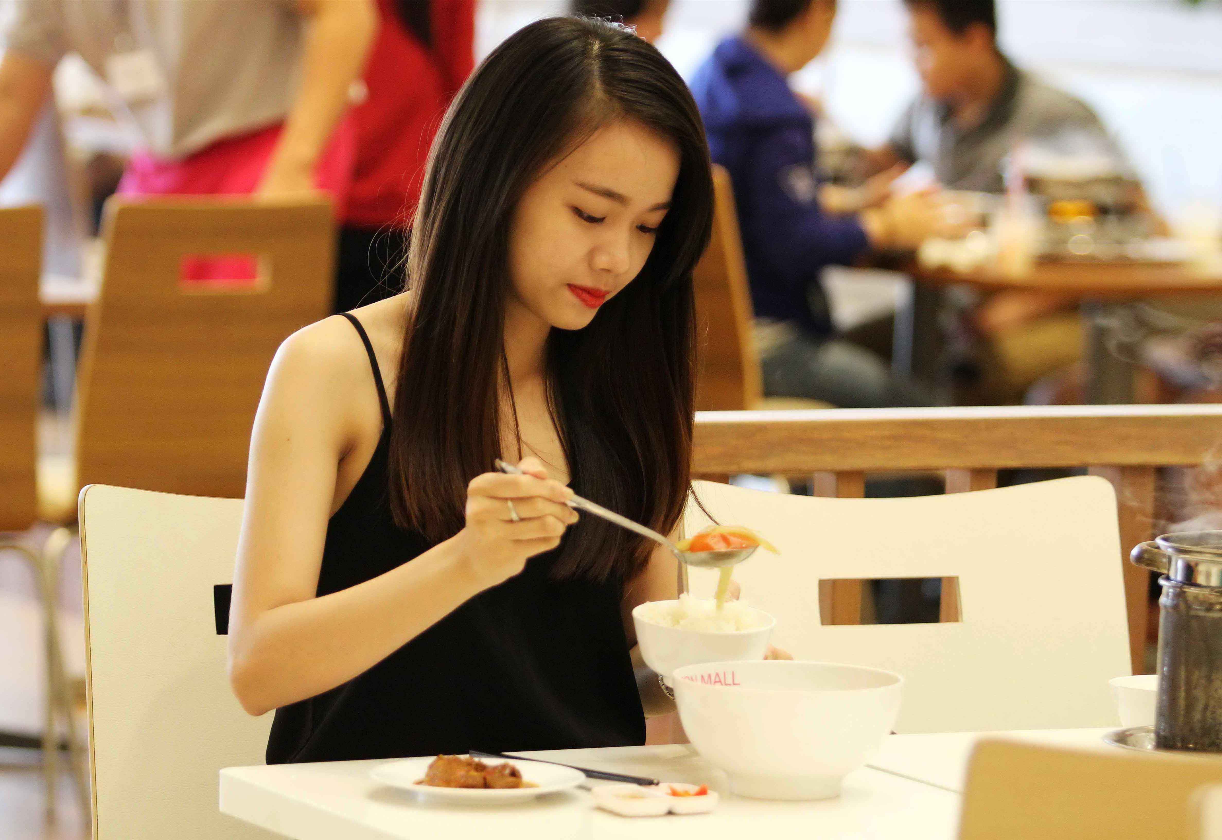 Canh thường l&agrave; m&oacute;n kh&ocirc;ng thể thiếu trong bữa cơm, nhất l&agrave; v&agrave;o những ng&agrave;y nắng n&oacute;ng Ảnh:  Ho&agrave;ng Triều