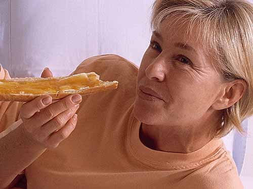 Carbohydrate khiến phụ nữ mãn kinh dễ bị trầm cảm