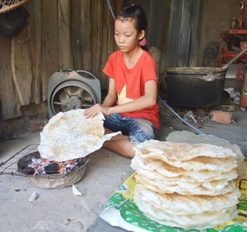 Nướng b&aacute;nh tr&aacute;ng