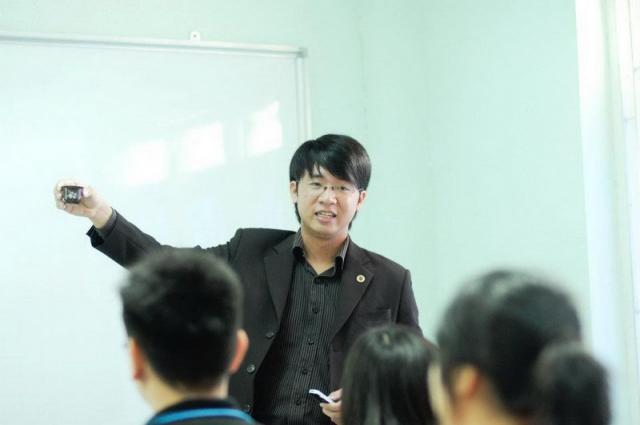 S&aacute;ng kiến ph&aacute;t triển hệ thống b&aacute;c sĩ gia đ&igrave;nh của Help International gi&uacute;p Tuấn được hội đồng Anh, CSIP v&agrave; The One Foundation chứng nhận l&agrave; 1 trong 15 doanh nh&acirc;n x&atilde; hội ti&ecirc;u biểu của Việt Nam năm 2011